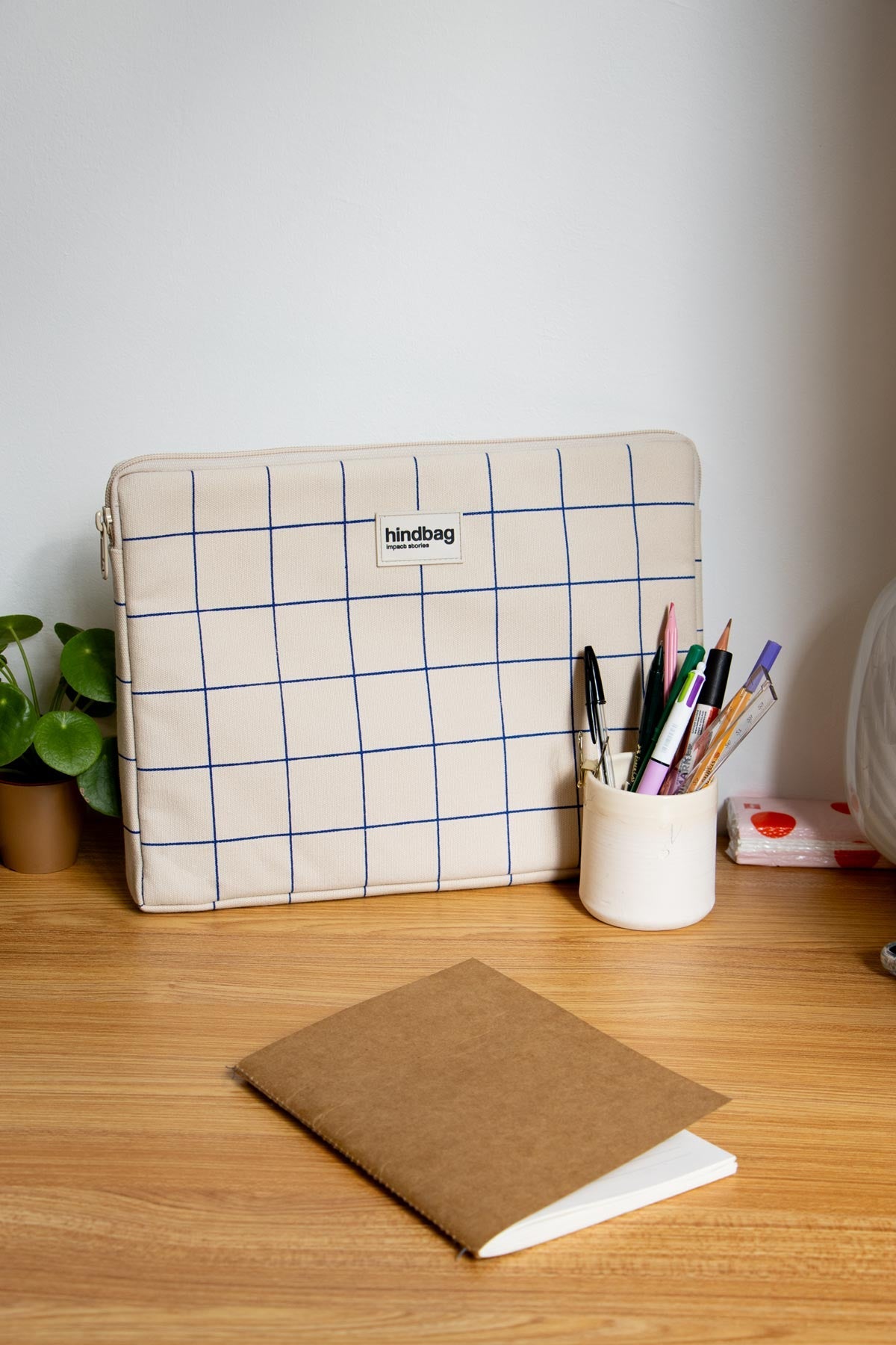 Ava Computer Case – Off-White/Blue Check