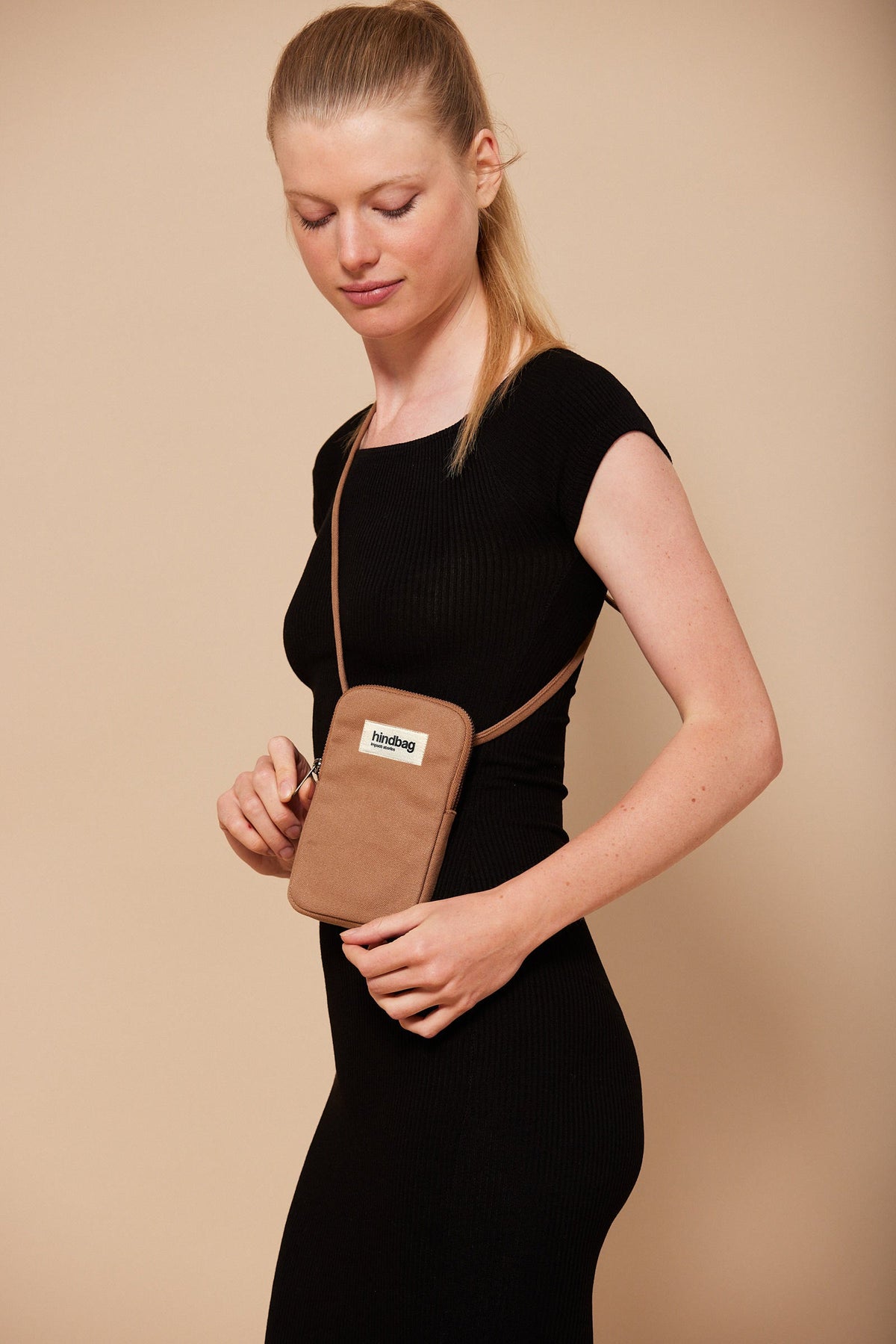 Bill Cinnamon phone pouch