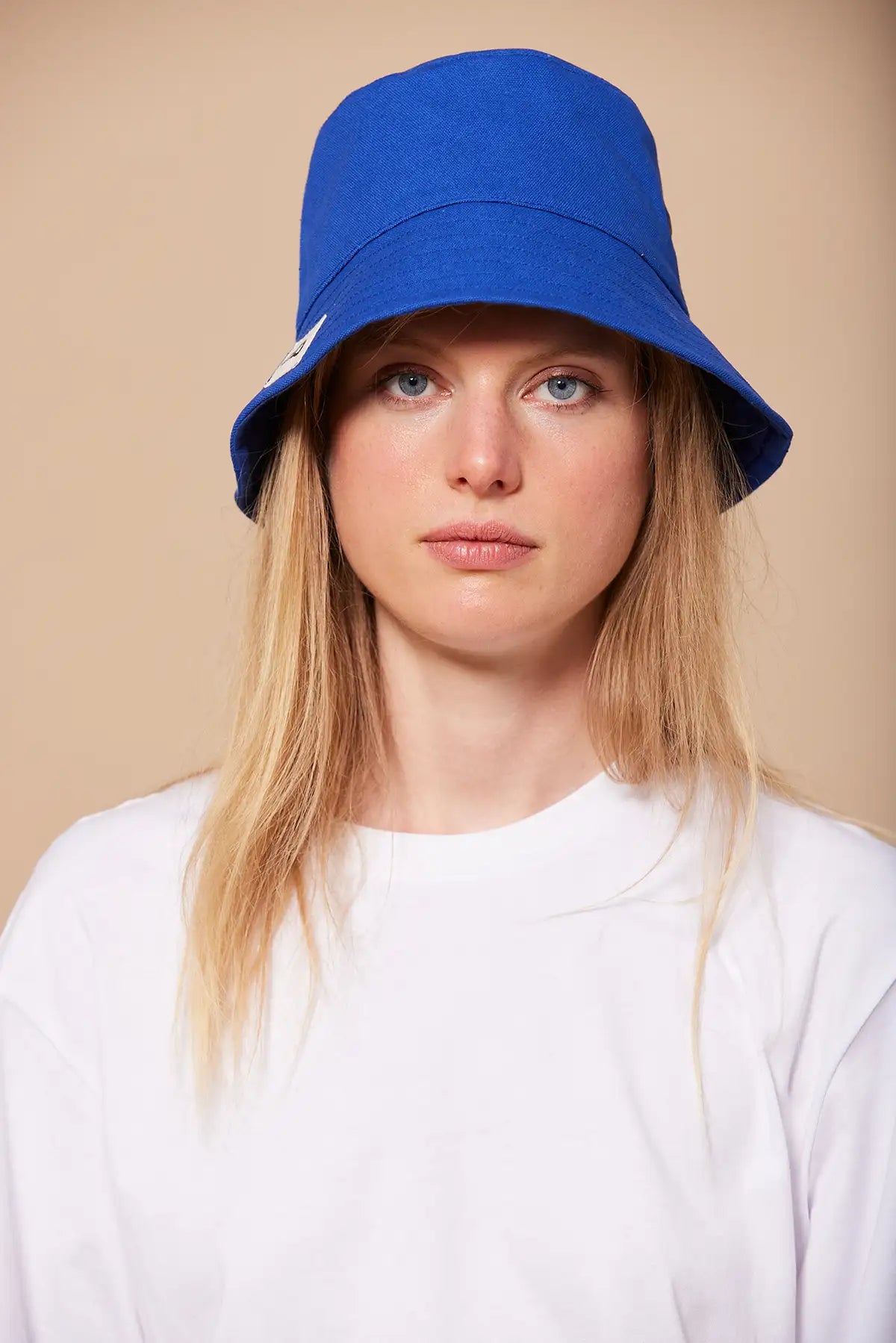 Bob Electric blue