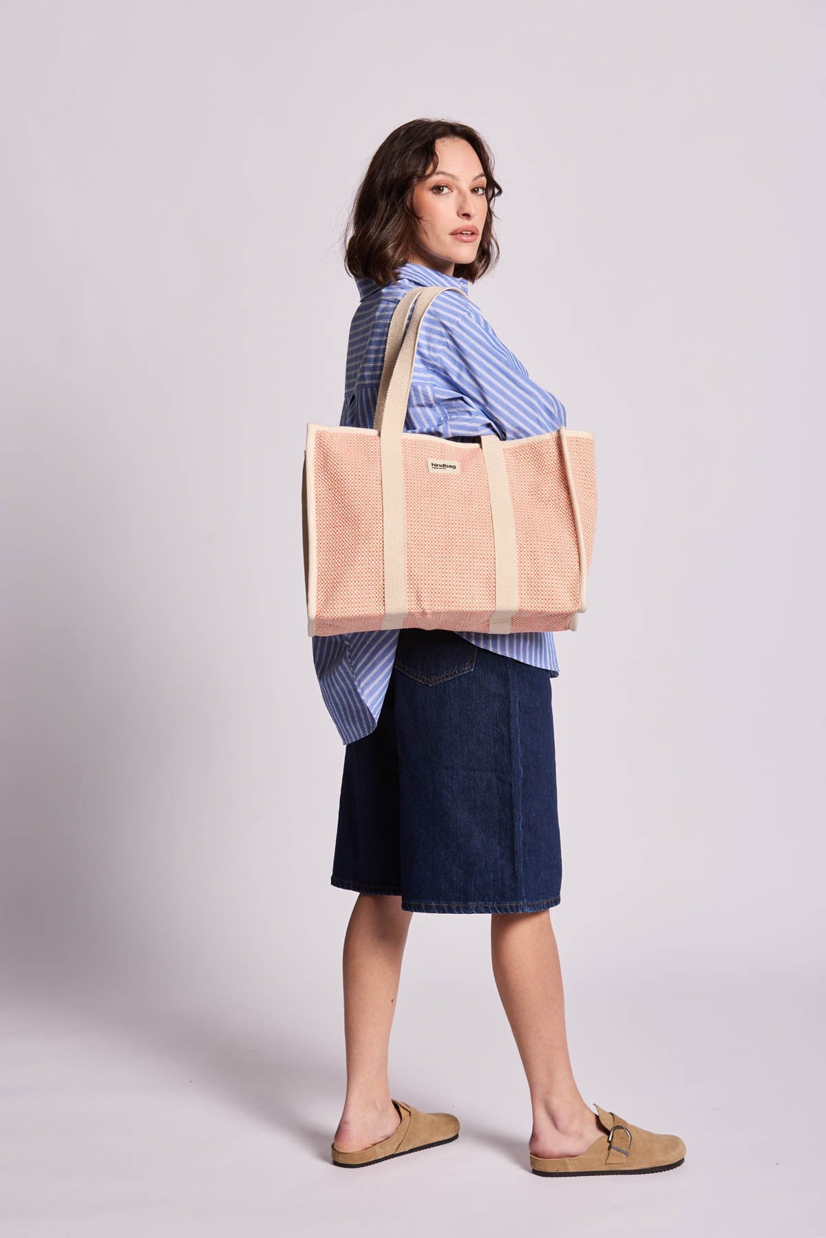 Oscar coral woven tote bag
