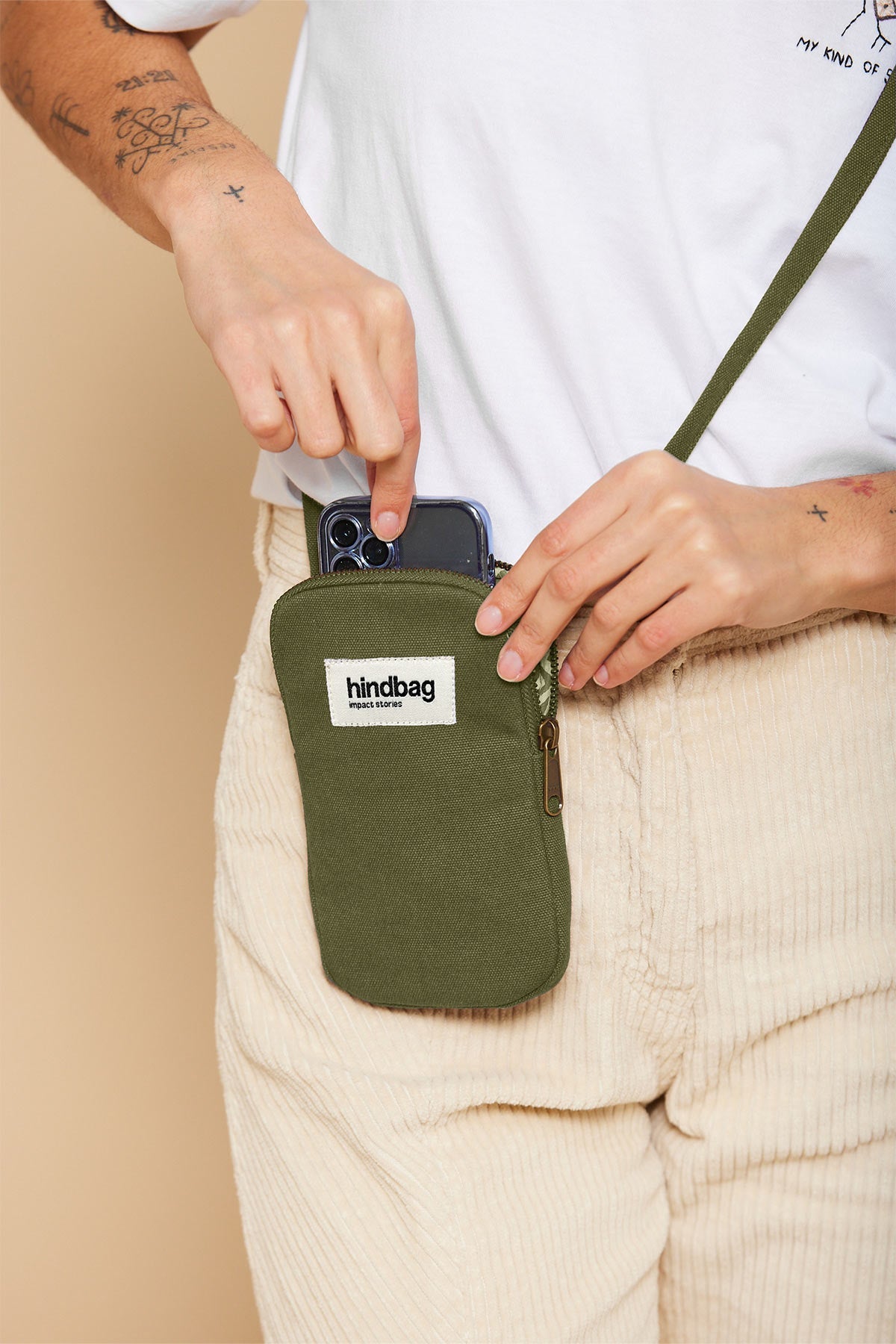 Bill Olive phone pouch