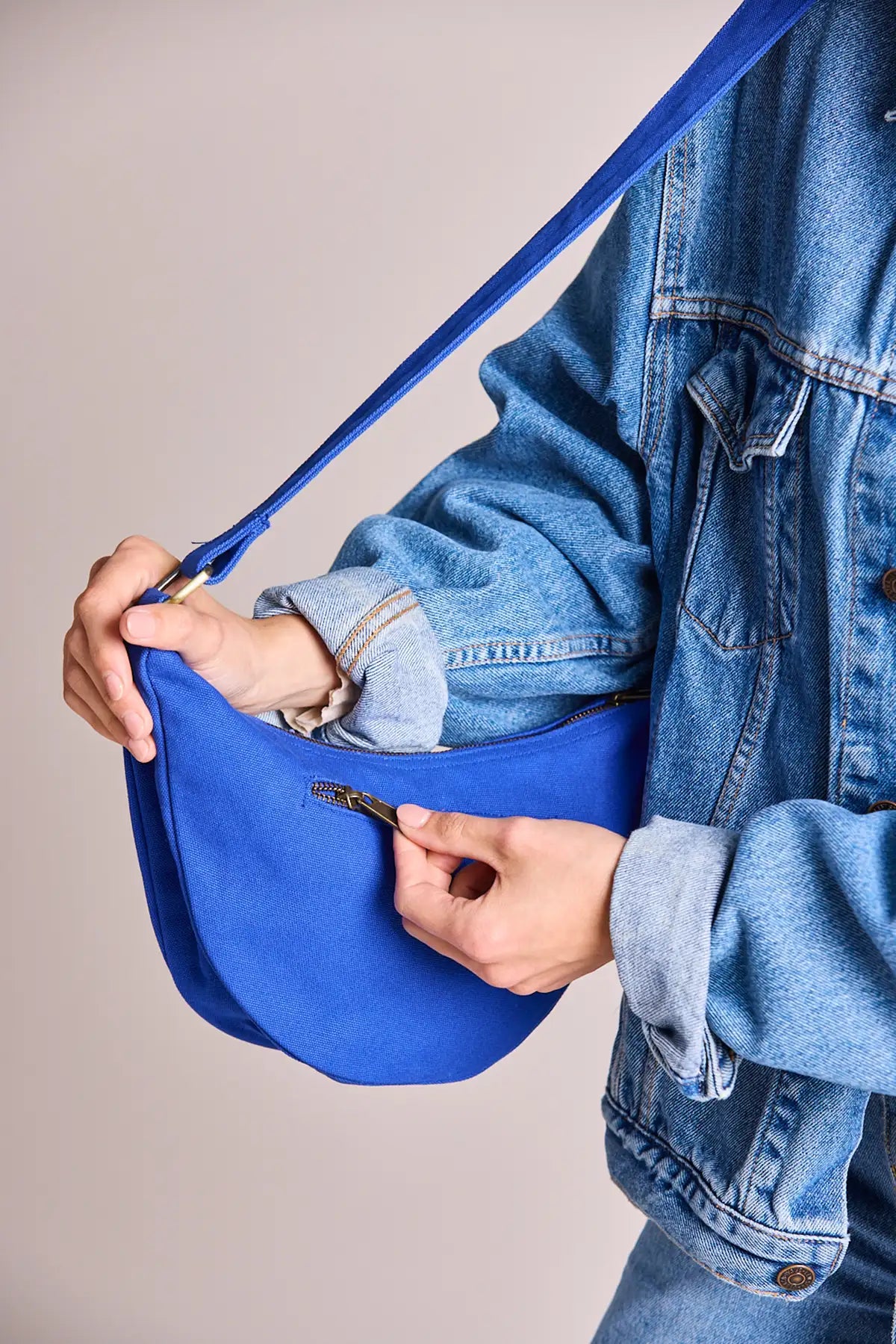 Andrea fanny pack Electric blue