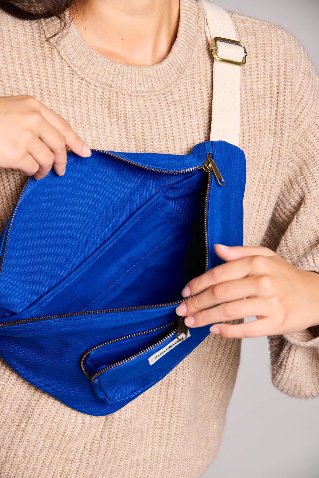 Sofia XL belt bag Electric blue