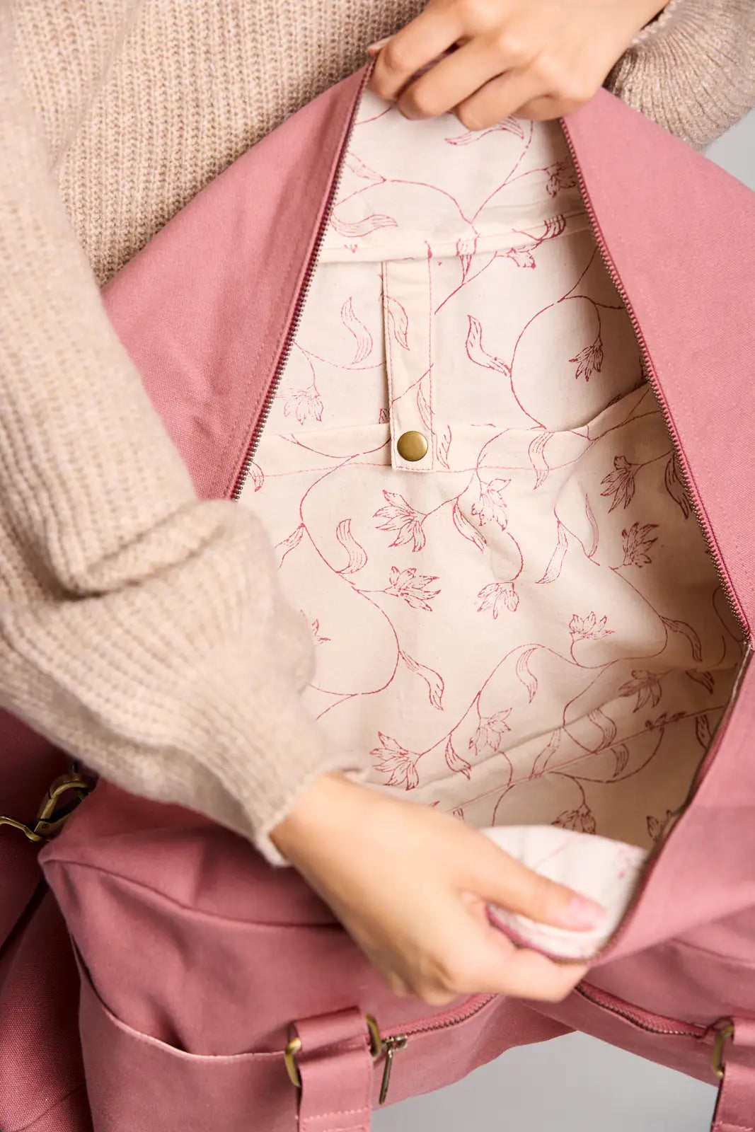 Yves Rose Blush Travel Bag