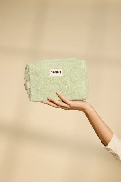 Léon Terry toiletry bag in almond green
